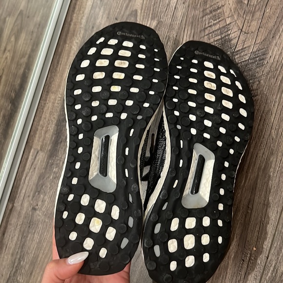 Adidas - Picture 6 of 8